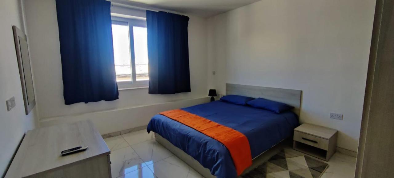 Blu-M Central Qormi Екстериор снимка