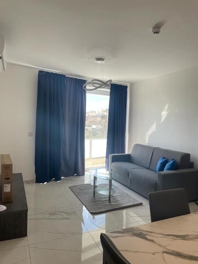 Blu-M Central Qormi Екстериор снимка