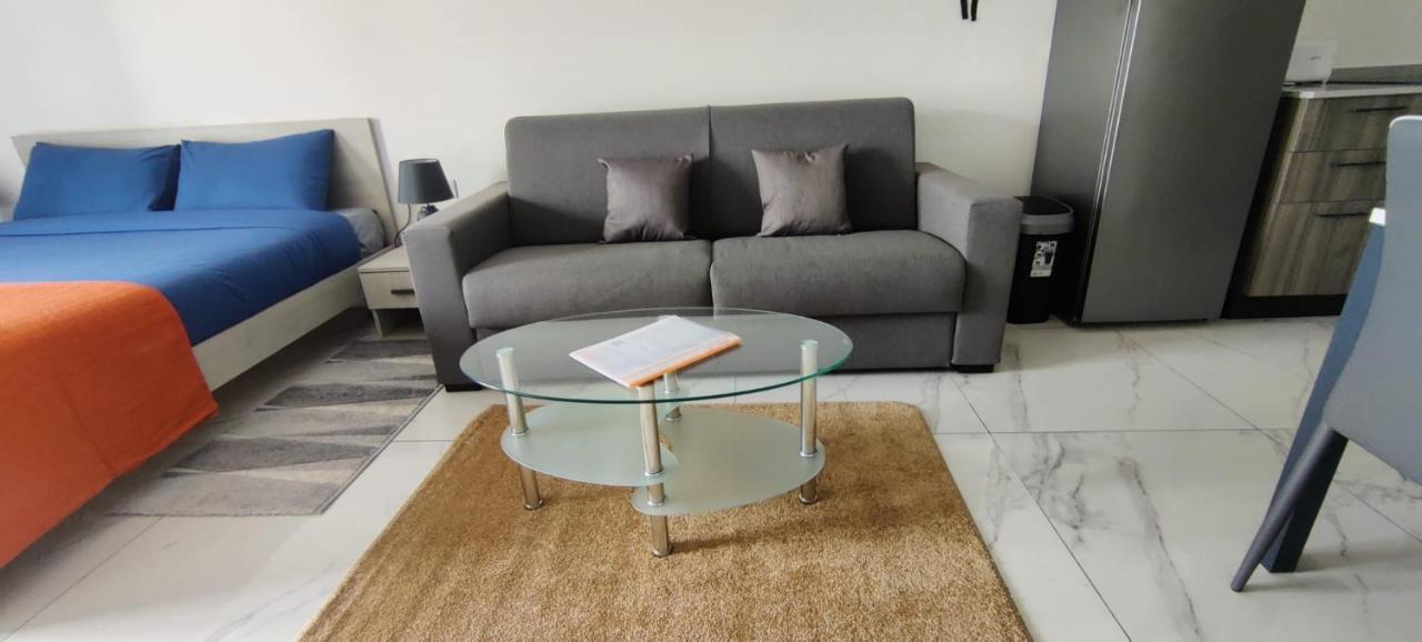 Blu-M Central Qormi Екстериор снимка