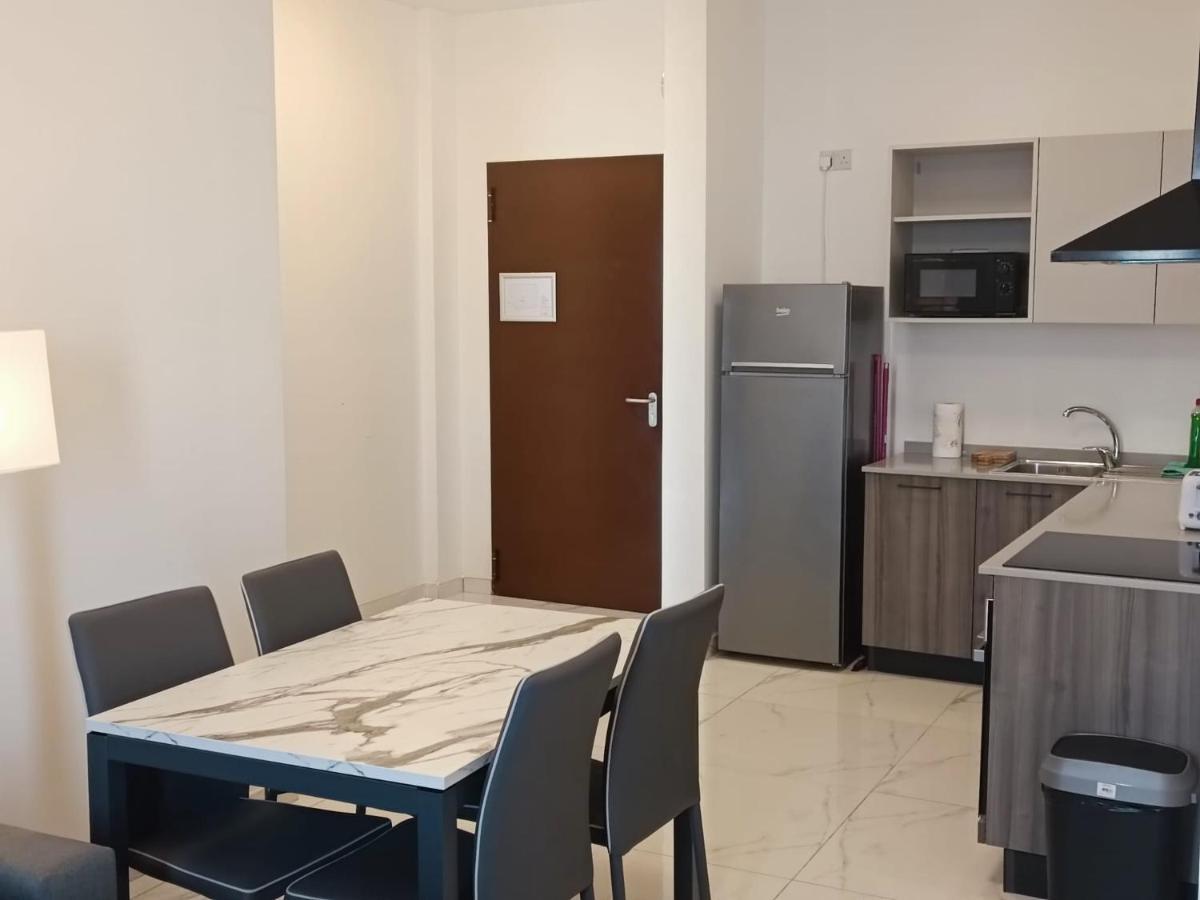 Blu-M Central Qormi Екстериор снимка