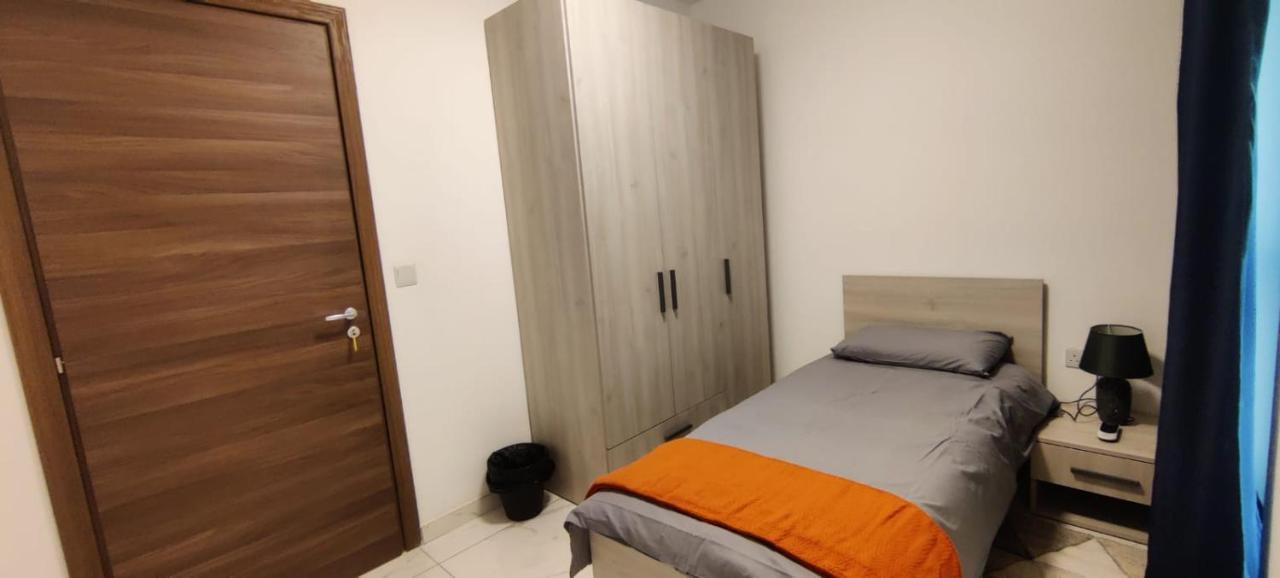 Blu-M Central Qormi Екстериор снимка