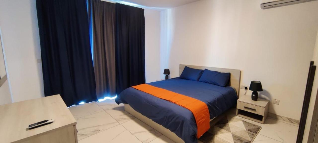 Blu-M Central Qormi Екстериор снимка
