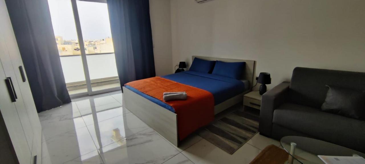 Blu-M Central Qormi Екстериор снимка