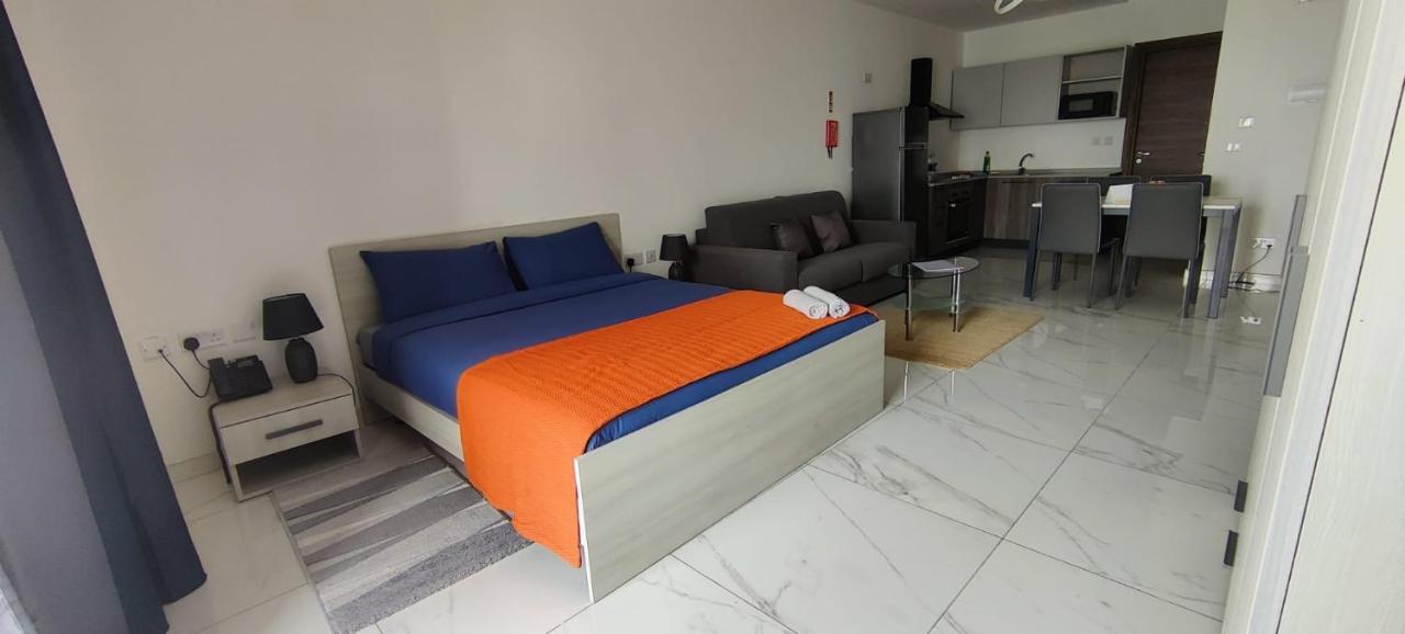 Blu-M Central Qormi Екстериор снимка